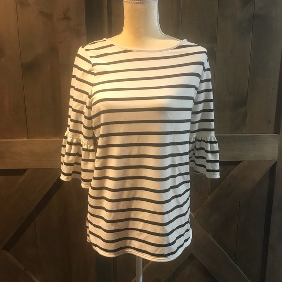 Studio M Bell-sleeved Shirt - Picture 2 of 6